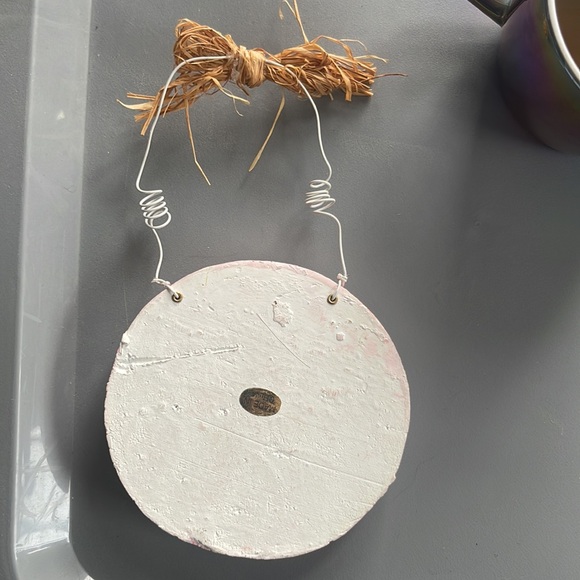 Backyard Friends Are Best Hanging Decoration 👒 - Picture 4 of 6